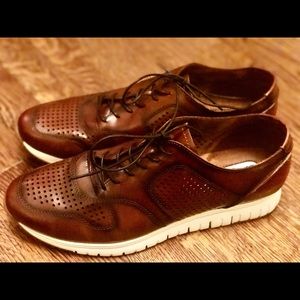 Kenneth Cole Bailey Sneaker shoe